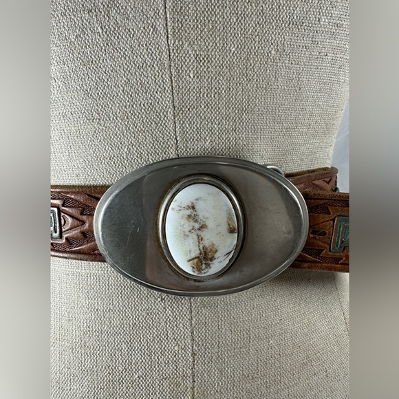 Vintage southwestern leather belt with buckle  size 39 large - Picture 4 of 12